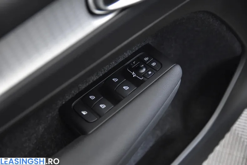 Volvo XC40 din 2021 cu 121.189 km - oferta VOL239540 - foto 14