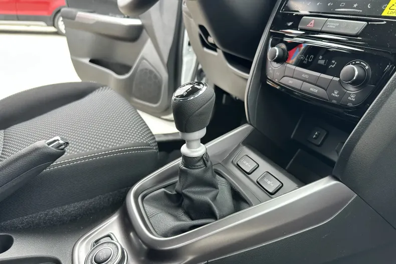 Suzuki Vitara din 2025 cu 7 km - oferta SUZ239567 - foto 13