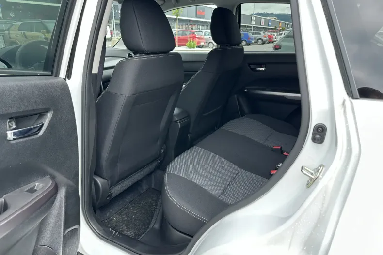 Suzuki Vitara din 2025 cu 7 km - oferta SUZ239567 - foto 15