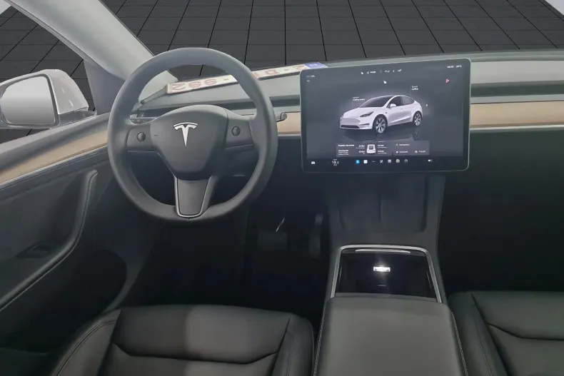 Tesla Model Y din 2023 cu 64.360 km - oferta TES239578 - foto 2