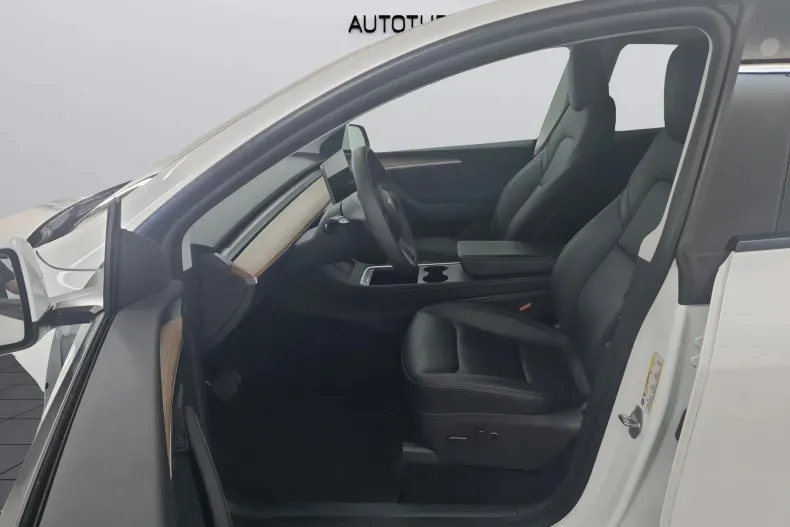 Tesla Model Y din 2023 cu 64.360 km - oferta TES239578 - foto 6