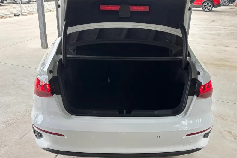 Audi A3 din 2023 cu 172.900 km - oferta AUD239604 - foto 10