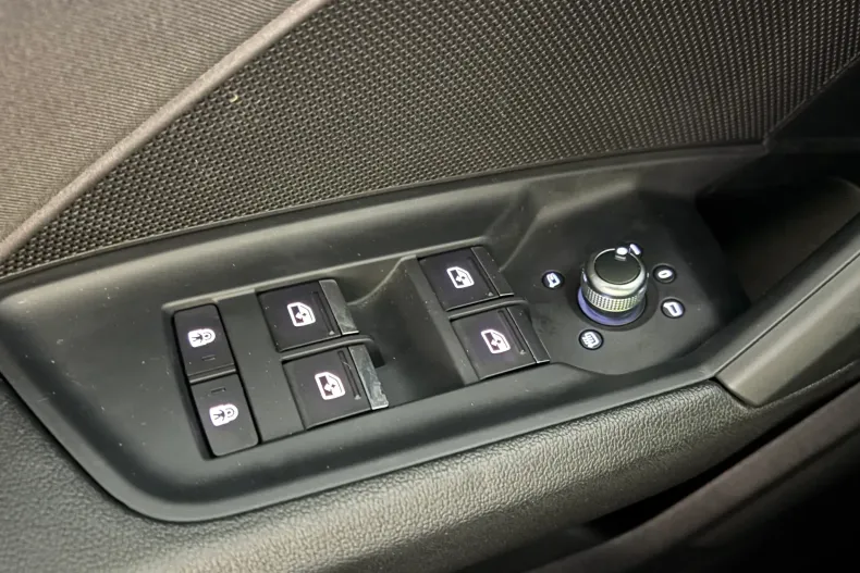 Audi A3 din 2023 cu 172.900 km - oferta AUD239604 - foto 32