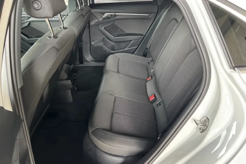 Audi A3 din 2023 cu 172.900 km - oferta AUD239604 - foto 35