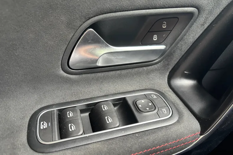 Mercedes-Benz CLA 200 (Clasa CLA) din 2021 cu 163.000 km - oferta MER239605 - foto 27