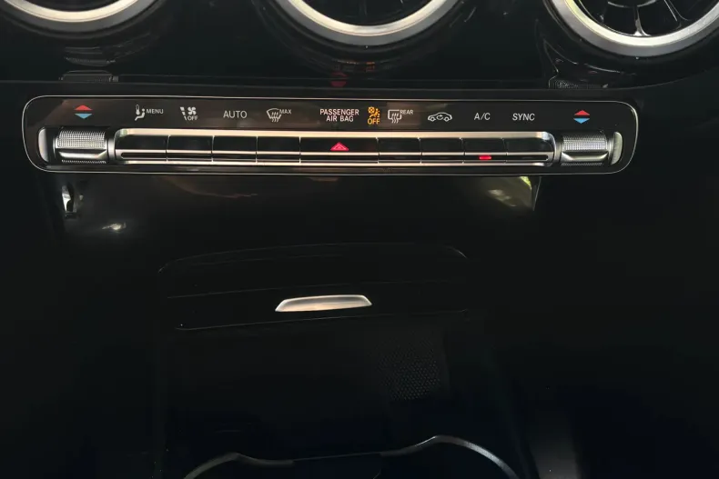 Mercedes-Benz CLA 200 (Clasa CLA) din 2021 cu 163.000 km - oferta MER239605 - foto 30