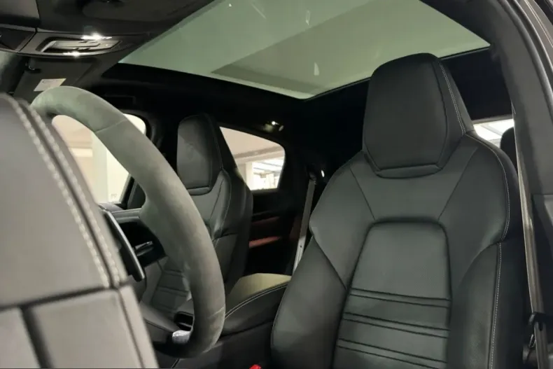 Porsche Cayenne din 2024 cu 115.000 km - oferta POR239633 - foto 10