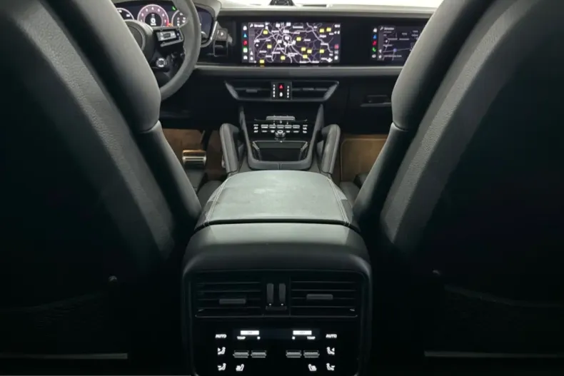 Porsche Cayenne din 2024 cu 115.000 km - oferta POR239633 - foto 12