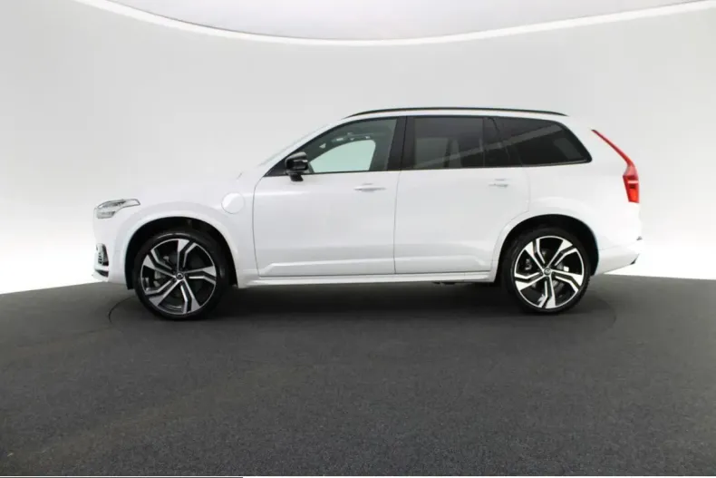 Volvo XC90 din 2024 cu 30.209 km - oferta VOL239640 - foto 2