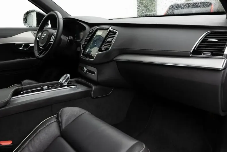 Volvo XC90 din 2024 cu 30.209 km - oferta VOL239640 - foto 28