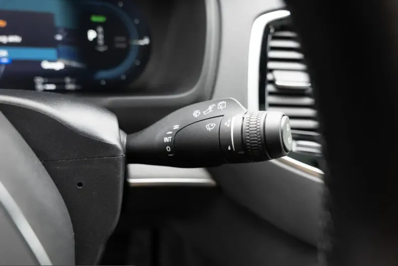 Volvo XC90 din 2024 cu 30.209 km - oferta VOL239640 - foto 44