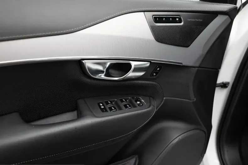 Volvo XC90 din 2024 cu 30.209 km - oferta VOL239640 - foto 49