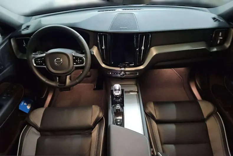 Volvo XC60 din 2024 cu 7.510 km - oferta VOL239648 - foto 10