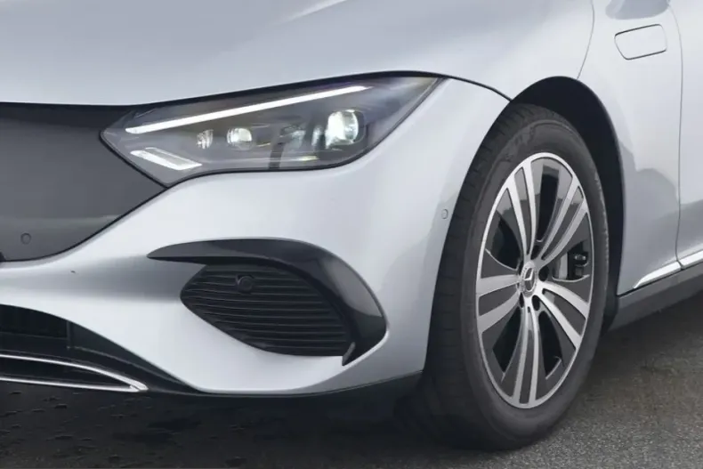 Mercedes-Benz EQE (Clasa E) din 2025 cu 13.690 km - oferta MER239649 - foto 3
