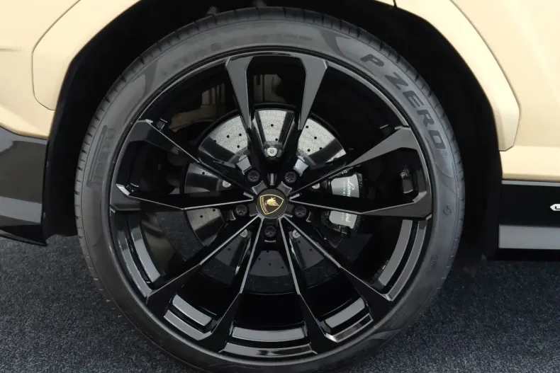 Lamborghini Urus din 2024 cu 4.555 km - oferta LAM239662 - foto 9