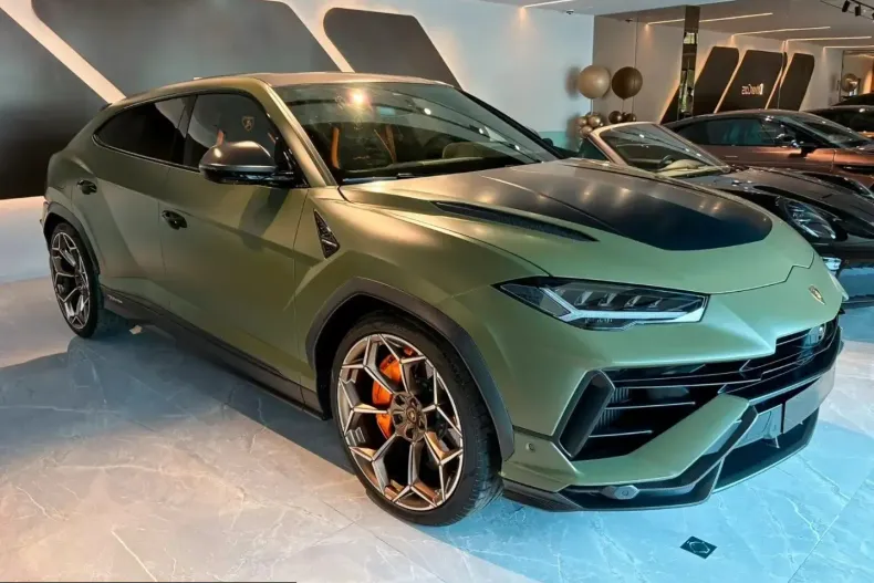 Lamborghini Urus din 2024 cu 4.100 km - oferta LAM239665 - foto 2