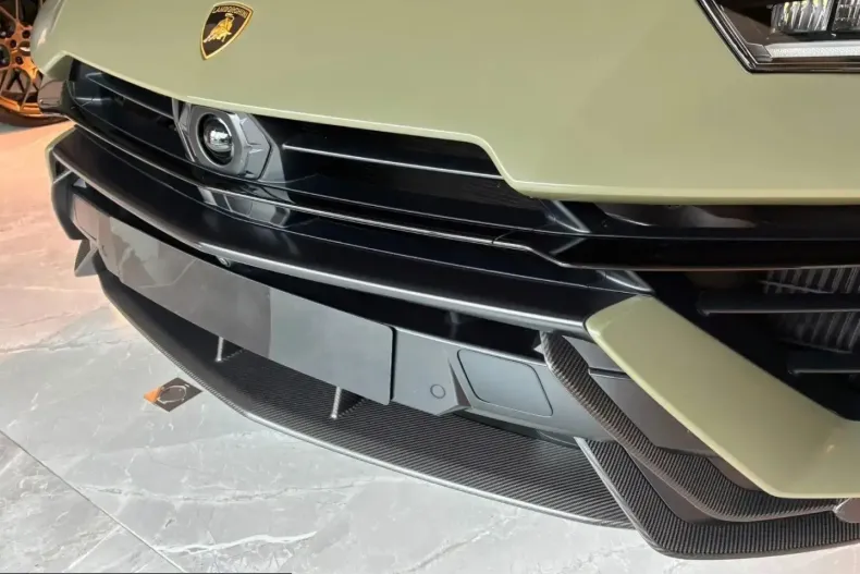 Lamborghini Urus din 2024 cu 4.100 km - oferta LAM239665 - foto 3