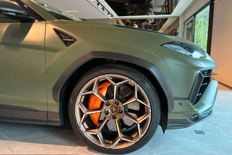 Lamborghini Urus din 2024 cu 4.100 km - oferta LAM239665 - foto 6