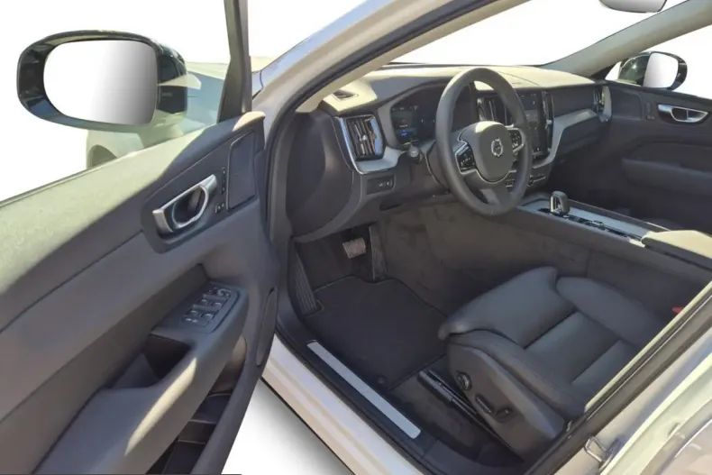 Volvo XC60 din 2025 cu 14.500 km - oferta VOL239668 - foto 8