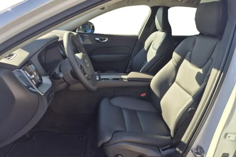 Volvo XC60 din 2025 cu 14.500 km - oferta VOL239668 - foto 9