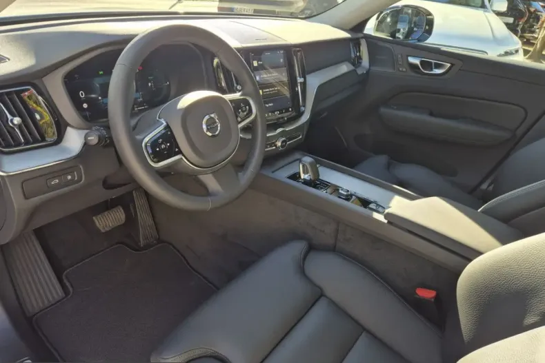 Volvo XC60 din 2025 cu 14.500 km - oferta VOL239668 - foto 10