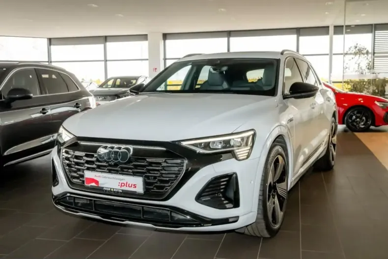Audi Q8 e-tron din 2023 cu 58.313 km - oferta AUD239674 - foto 1