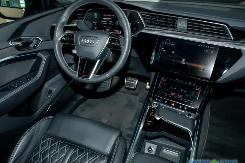 Audi Q8 e-tron din 2023 cu 58.313 km - oferta AUD239674 - foto 4