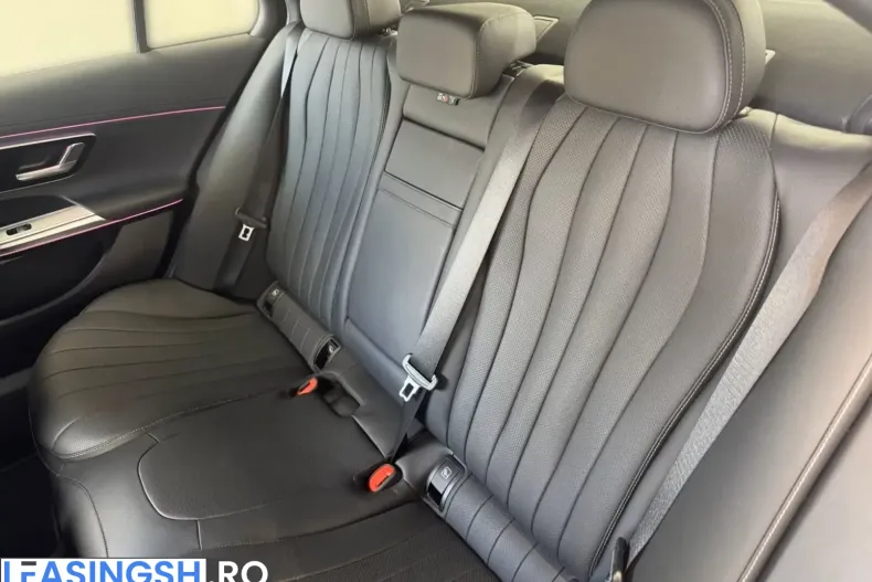 Mercedes-Benz E 220 (Clasa E) din 2025 cu 8.100 km - oferta MER239688 - foto 5