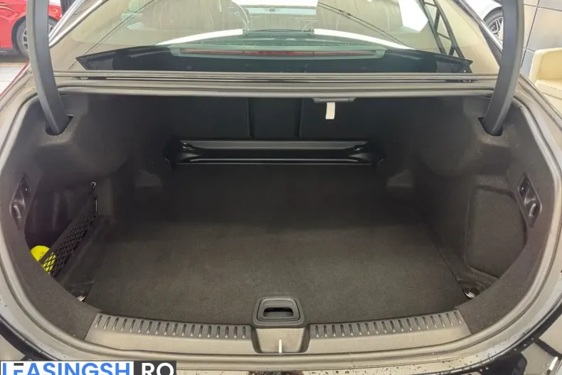 Mercedes-Benz E 220 (Clasa E) din 2025 cu 8.100 km - oferta MER239688 - foto 12