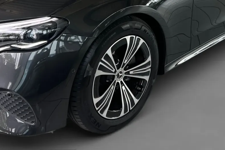 Mercedes-Benz E 220 (Clasa E) din 2025 cu 11.492 km - oferta MER239690 - foto 10