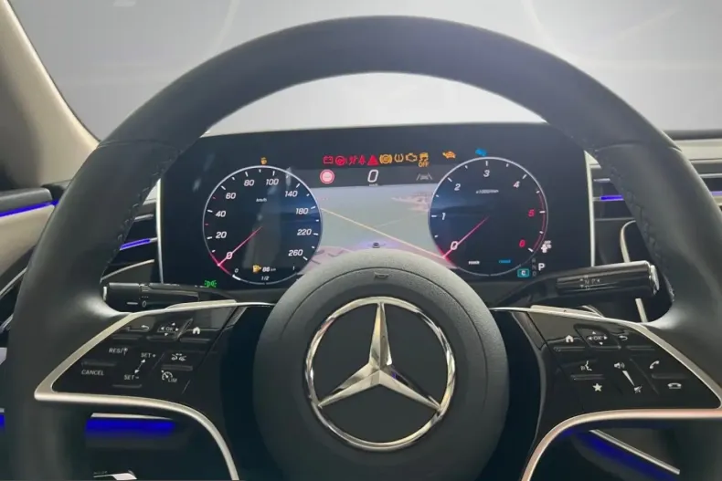 Mercedes-Benz E 220 (Clasa E) din 2025 cu 11.492 km - oferta MER239690 - foto 18
