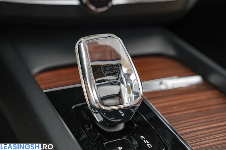 Volvo XC60 din 2023 cu 86.400 km - oferta VOL239702 - foto 12