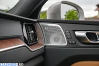 Volvo XC60 din 2023 cu 86.400 km - oferta VOL239702 - foto 13