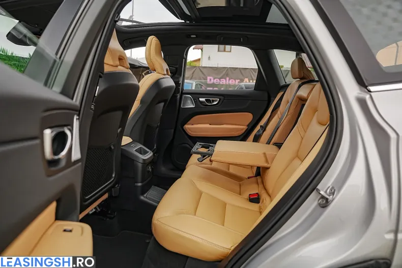 Volvo XC60 din 2023 cu 86.400 km - oferta VOL239702 - foto 17