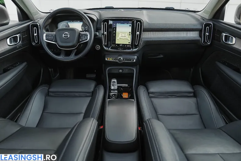 Volvo XC40 din 2021 cu 164.500 km - oferta VOL239704 - foto 12