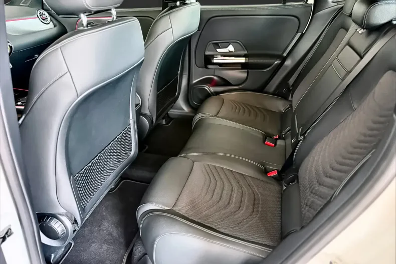 Mercedes-Benz EQA (Clasa GLA) din 2023 cu 63.700 km - oferta MER239709 - foto 13