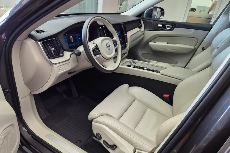 Volvo XC60 din 2021 cu 77.700 km - oferta VOL239718 - foto 8