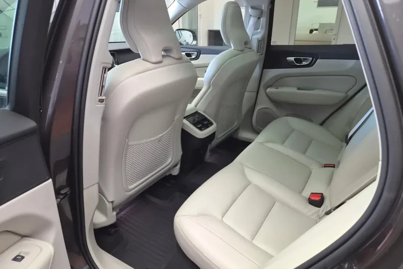 Volvo XC60 din 2021 cu 77.700 km - oferta VOL239718 - foto 10