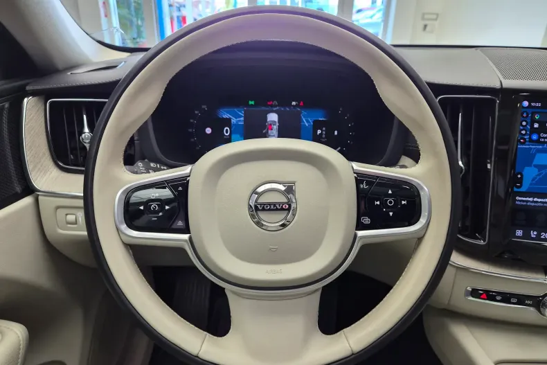 Volvo XC60 din 2021 cu 77.700 km - oferta VOL239718 - foto 26