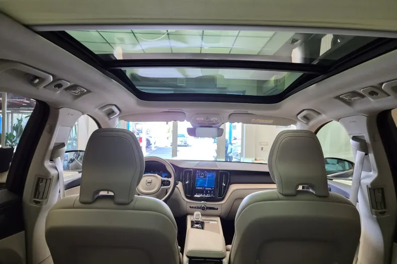Volvo XC60 din 2021 cu 77.700 km - oferta VOL239718 - foto 27