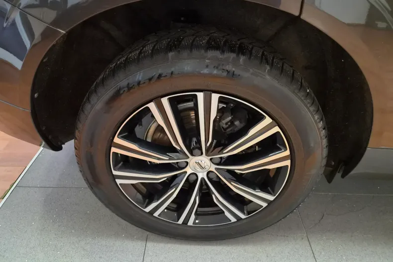 Volvo XC60 din 2021 cu 77.700 km - oferta VOL239718 - foto 31