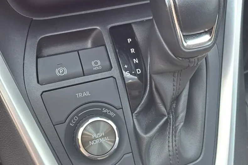Toyota RAV4 din 2022 cu 68.201 km - oferta TOY239719 - foto 14