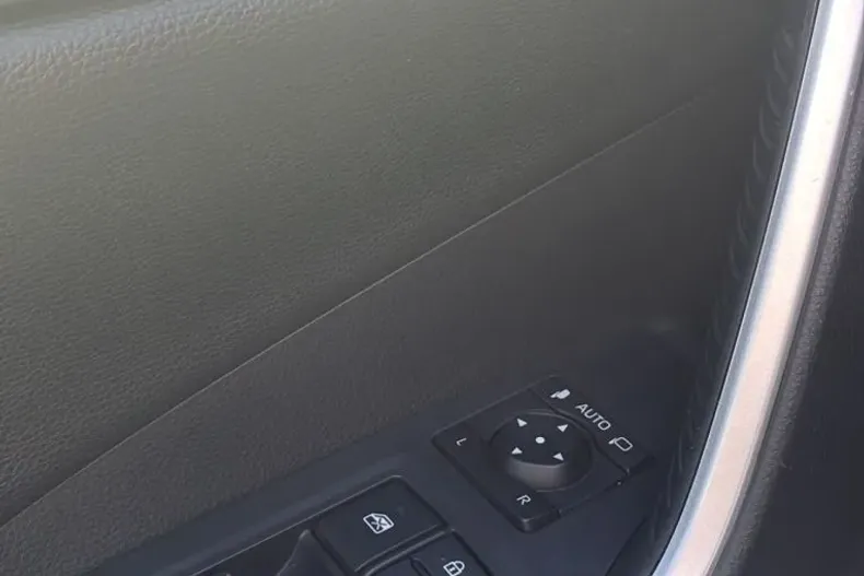 Toyota RAV4 din 2022 cu 68.201 km - oferta TOY239719 - foto 16