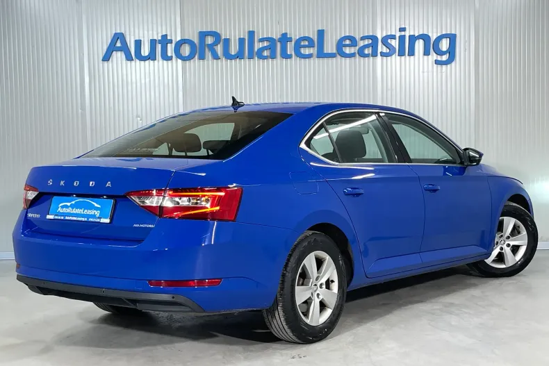 Skoda Superb din 2023 cu 63.734 km - oferta SKO239728 - foto 3