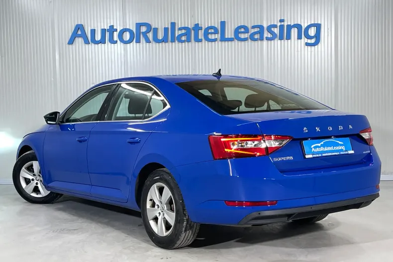 Skoda Superb din 2023 cu 63.734 km - oferta SKO239728 - foto 4