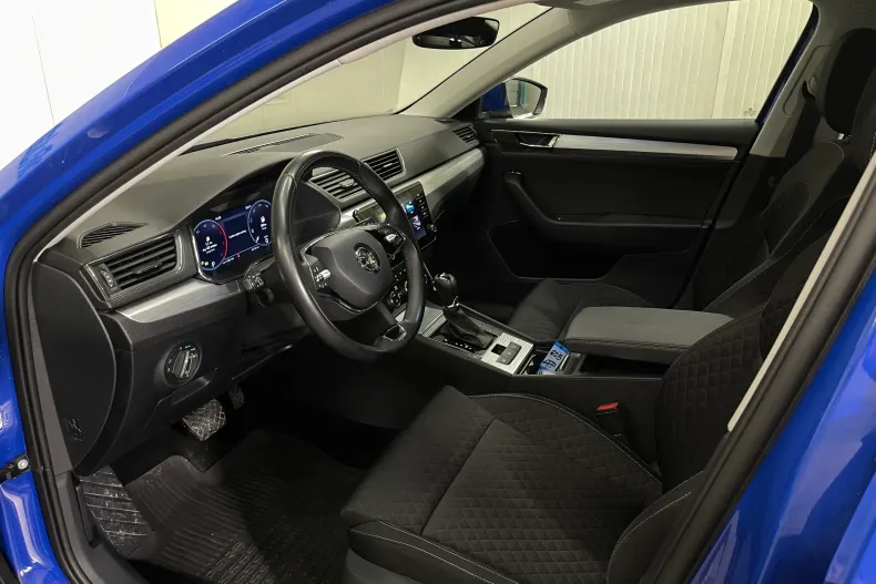 Skoda Superb din 2023 cu 63.734 km - oferta SKO239728 - foto 5