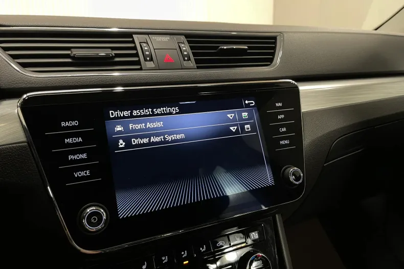 Skoda Superb din 2023 cu 63.734 km - oferta SKO239728 - foto 16