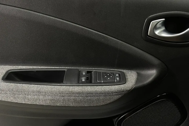 Renault ZOE din 2020 cu 89.712 km - oferta REN239729 - foto 17