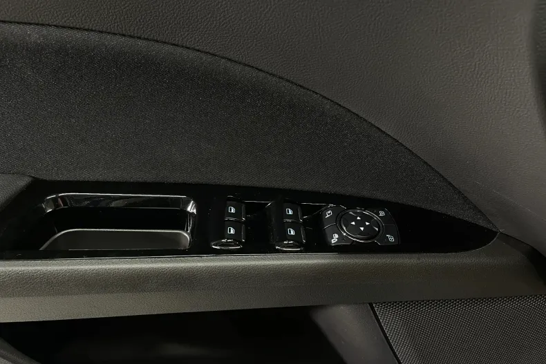 Ford Mondeo din 2022 cu 49.849 km - oferta FOR239731 - foto 21