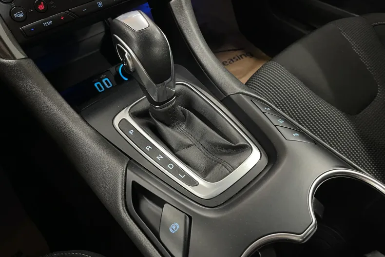 Ford Mondeo din 2022 cu 49.849 km - oferta FOR239731 - foto 25